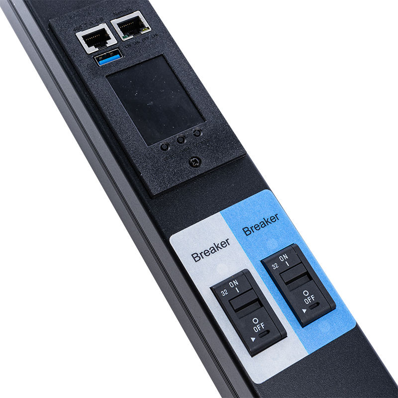 Giá đỡ thông minh TCP/IP PDU 26 Ổ cắm IEC C13 /C19 1.5U Bộ ngắt mạch từ chất lỏng dọc