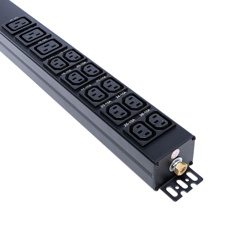 Giá đỡ thông minh TCP/IP PDU 26 Ổ cắm IEC C13 /C19 1.5U Bộ ngắt mạch từ chất lỏng dọc