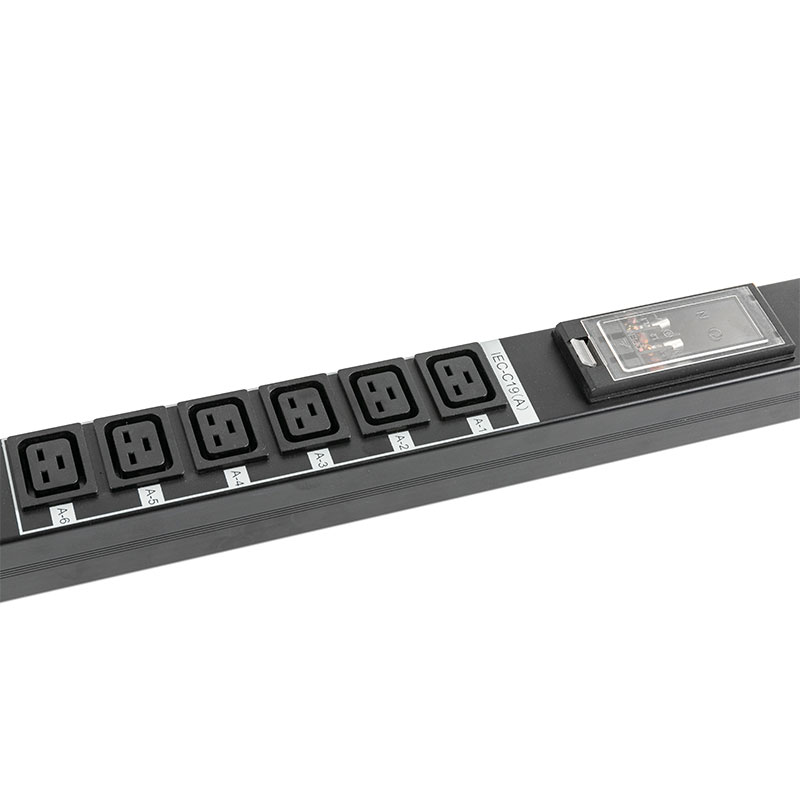 20-Outlet C13 C19 Cảm biến TCP/IP dọc eco Smart Rack Pdu