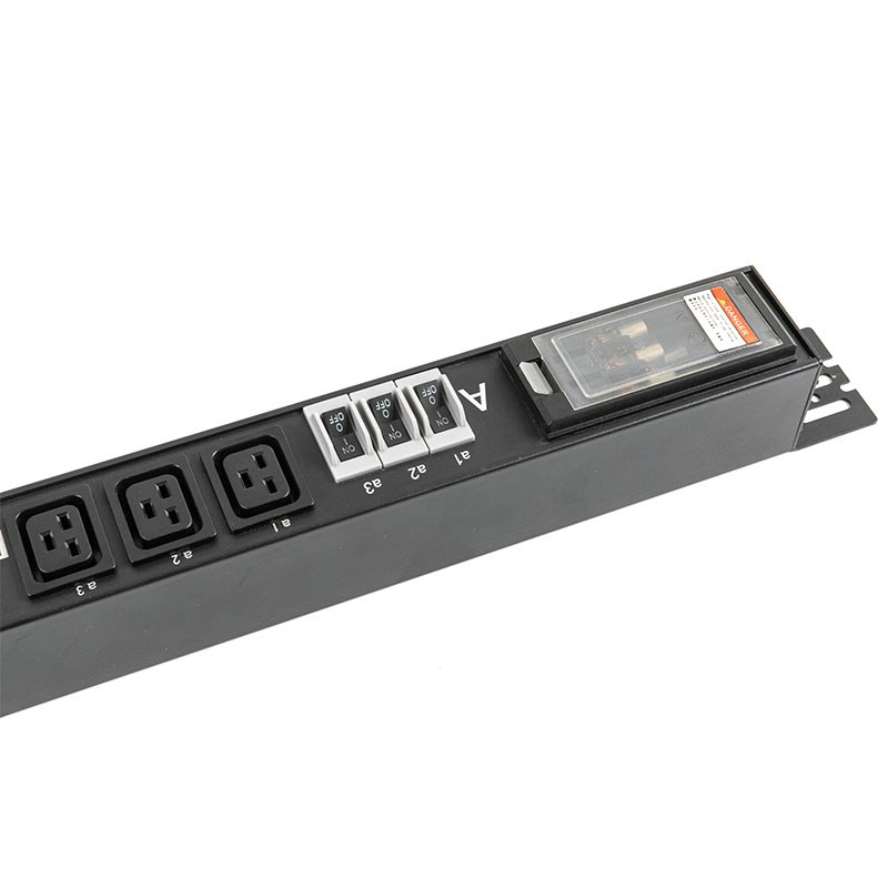 3 pha 10 ổ cắm C13 C19 Bảo vệ quá tải cầu dao dọc Giá chuyển mạch Pdu